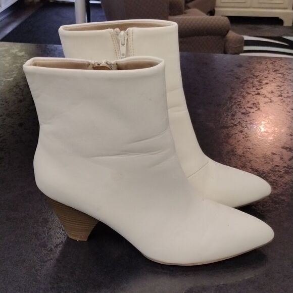 Apt 9 boots - Picture 1 of 5